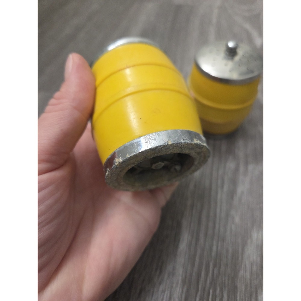 Rare Vintage Retro Mcm Yellow Salt Shaker and Peppermill - Picture 3 of 9